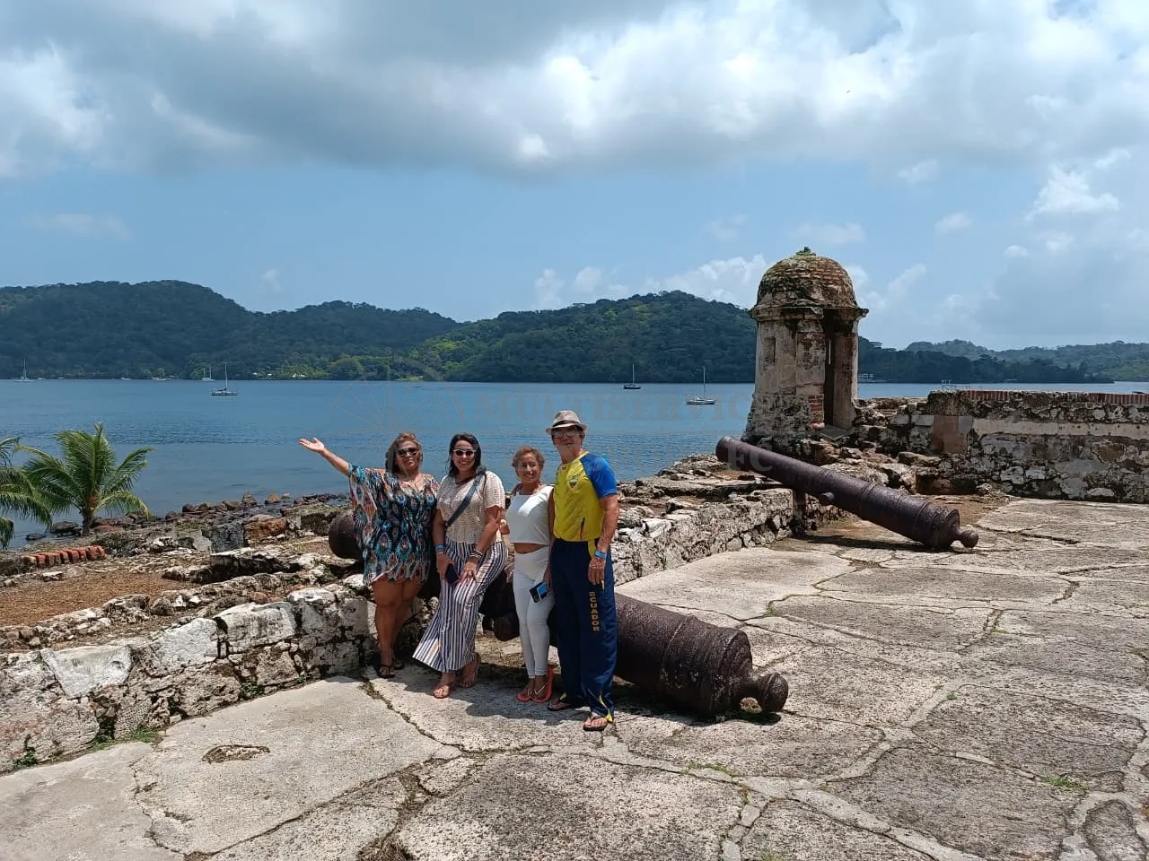 Image of Venas Azules Beach Tour, Colón